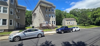 324 4th Ave Unit 3R, Woonsocket, RI 02895