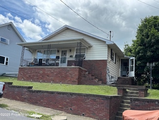 39 Tompkins St, Pittston, PA 18640