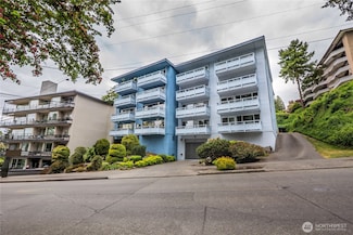 7060 Lincoln Park Way SW, Seattle, WA 98136