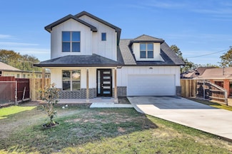 7305 Charbonneau Rd, Fort Worth, TX 76135