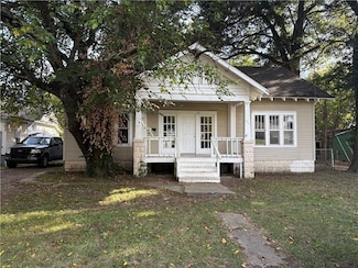 406 E 8th St, Pittsburg, KS 66762