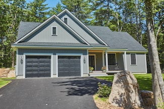 44 Village Green Dr, Ogunquit, ME 03907