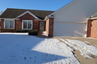 301 Fieldcrest Ct, Normal, IL 61761