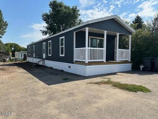 1208 9th Ave SE, Mandan, ND 58554
