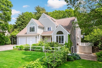 120 Robbins St, Osterville, MA 02655