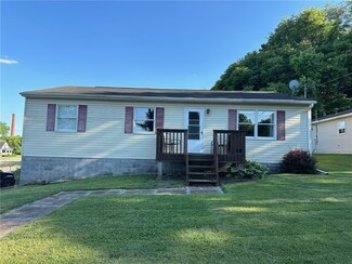 902 Emery St, New Castle, PA 16101