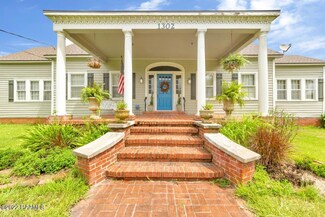 1302 W Port St, Abbeville, LA 70510
