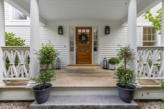 19 Clipper Cir, Yarmouth, ME 04096