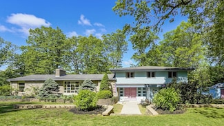 127 Peele Rd, Nashua, NH 03062