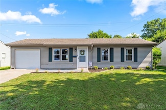 804 W Richard Dr, Xenia, OH 45385