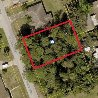 1927 Travelers Palm Dr, Edgewater, FL 32141