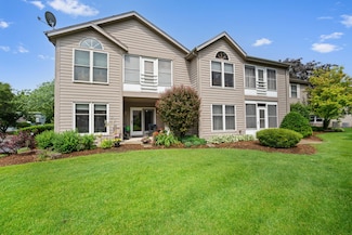 934 Crestwood Dr, Burlington, WI 53105