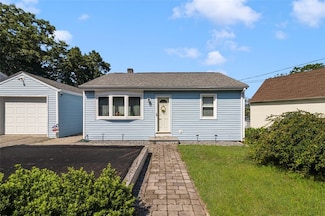 37 Club House Rd, West Greenwich, RI 02817