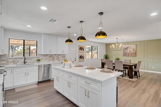 736 N Meadows Dr, Chandler, AZ 85224