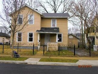 110 N Spencer St, Aurora, IL 60505