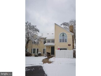 2 Dennis Ct, Hightstown, NJ 08520