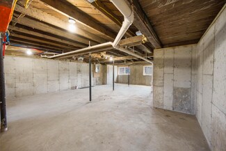 32 Birch St, Rockland, ME 04841