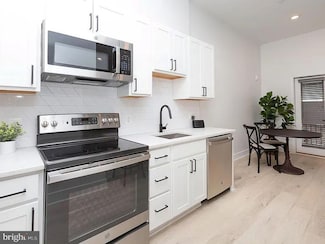 1709 Fleet St Unit 302, Baltimore, MD 21231