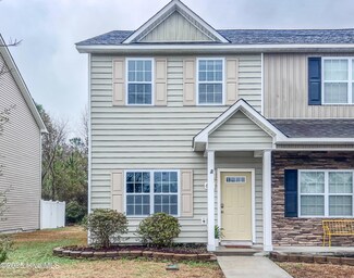 622 Ebb Tide Ln, Sneads Ferry, NC 28460