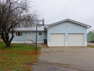 300 Moore St, Elgin, IA 52141