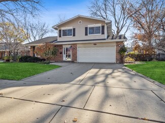 517 E Cunningham Dr, Palatine, IL 60074