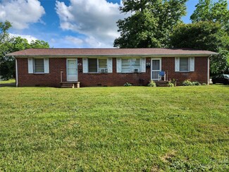 1815 1st Avenue Place NW, Hickory, NC 28601