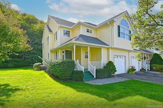 11 Spring Ct, Huntington, NY 11743
