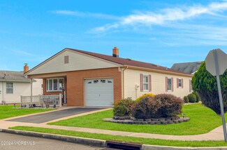 34 Doral Dr, Toms River, NJ 08757