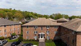 4 Colonial Village Dr Unit 1, Arlington, MA 02474