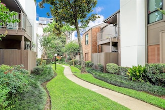 1201 Bering Dr Unit 9, Houston, TX 77057
