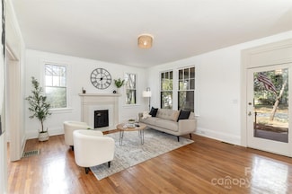 211 W 6th Ave, Gastonia, NC 28052
