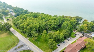 3337 Lake Rd W, Ashtabula, OH 44004