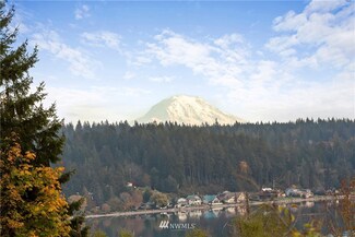 172 E Lakeland Dr, Allyn, WA 98524