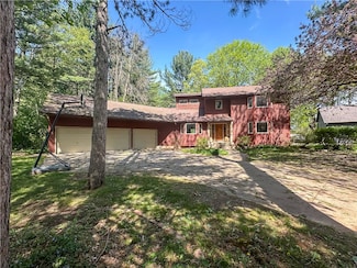 3714 Eastwind Dr, Eau Claire, WI 54701