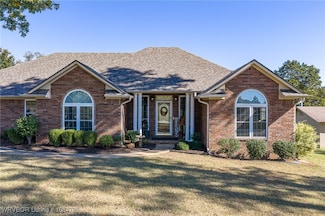 1736 N 24th St, van Buren, AR 72956