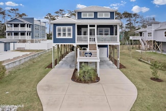 104 SE 61st St, Oak Island, NC 28465