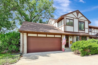 641 N Woodlawn St, Wichita, KS 67208
