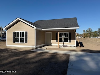 755 Wall St, Grifton, NC 28530