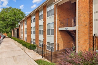 1943 Greenpoint Dr Unit 301, Saint Louis, MO 63122