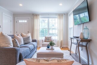 82 Wordsworth St, Boston, MA 02128