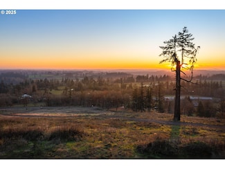 533 SW Hoffman Rd, West Linn, OR 97068