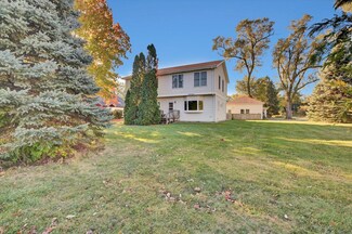29W043 Warrenville Rd, Warrenville, IL 60555