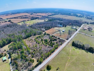 000 Hawk Ln, Romance, AR 72136