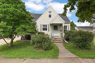 3218 C Ave NE, Cedar Rapids, IA 52402