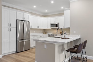 10100 S Willow St Unit 207, Manchester, NH 03103