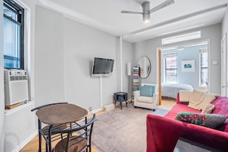 522 W 50th St Unit B3, New York, NY 10019