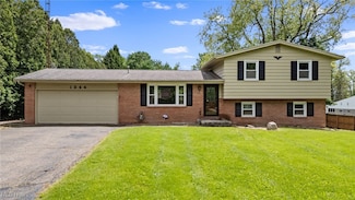 1344 Applegrove St NE, Canton, OH 44721
