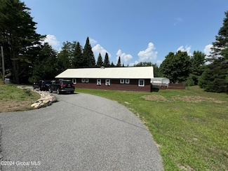 705 Valentine Pond Rd, Horicon, NY 12860