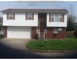 202 Berry Hills Dr, Winfield, WV 25213