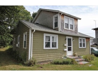 3 Cottage St, South Dartmouth, MA 02748